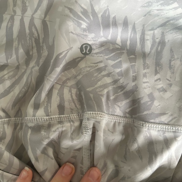 Lululemon pants - Picture 2 of 4